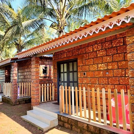 Saka Kadams Home Stay Гухагар Экстерьер фото